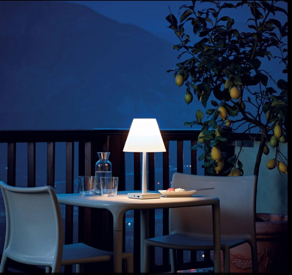 Dina+ 2.700k 400 lumen 8w cri90 ir dimmer - battery - usb charger Rotaliana Lampade da tavolo