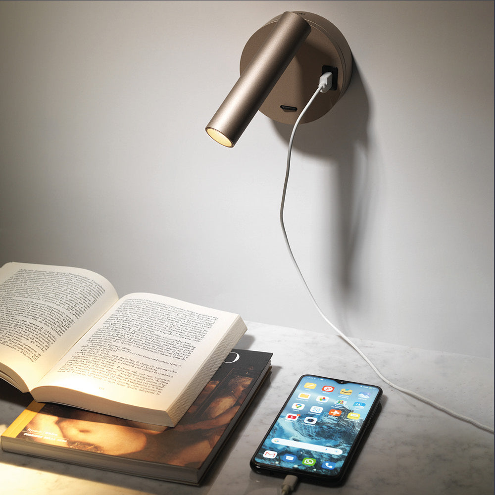 Vivida International Betu - applique LED compatta con USB e interruttore