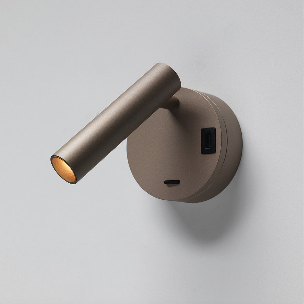 Vivida International Betu - applique LED compatta con USB e interruttore