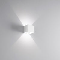 Applique Cubo ISYLUCE mm 100x105x100 LED 10W 3000 K