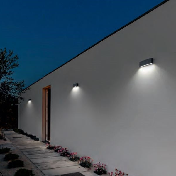 Applique e-sealed - isyluce mm 240x80x41 led 6w ip65 bianco / antracite Isyluce Lampade da esterno