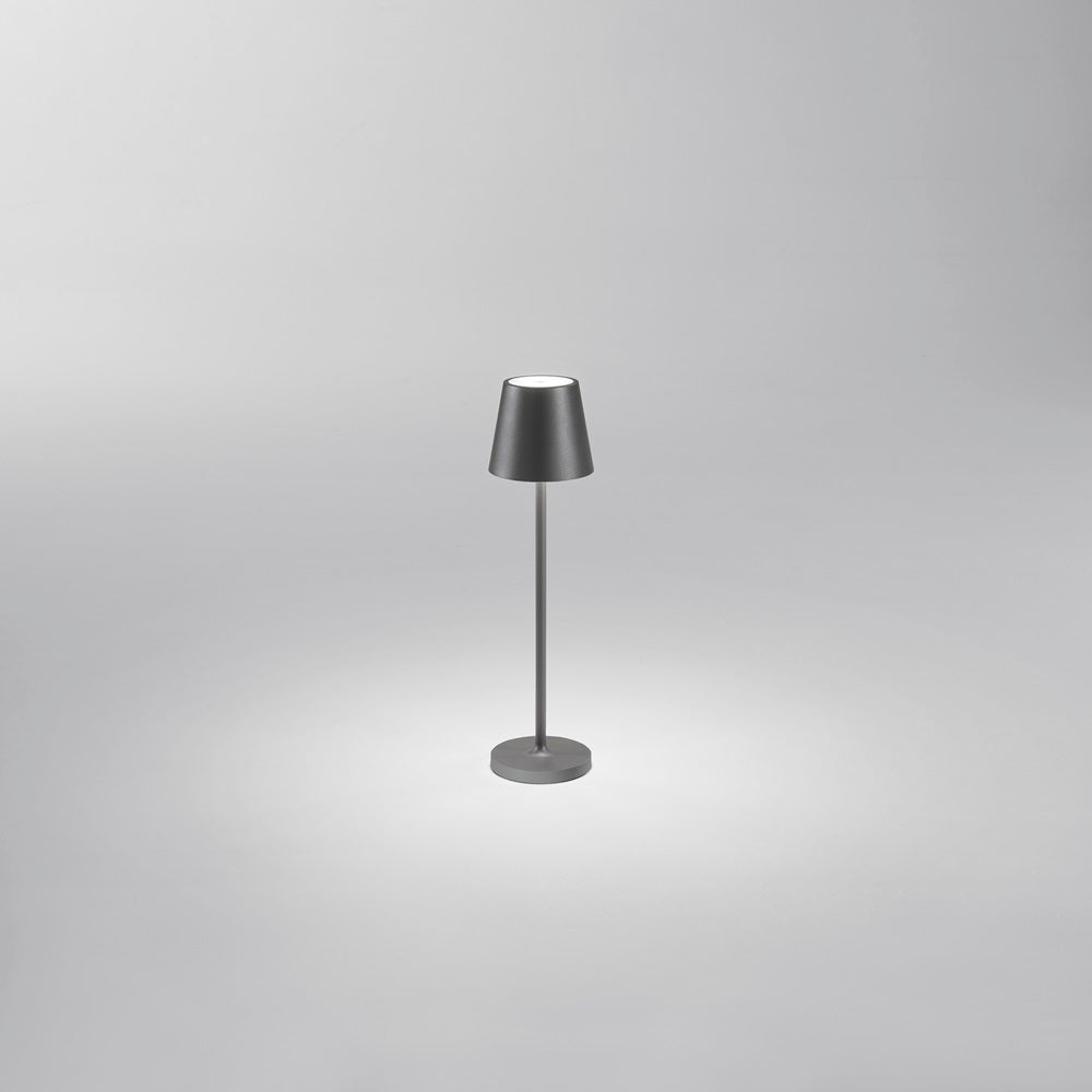 MINI DIVA Lampada da tavolo ricaricabile a batterie in alluminio pressofuso verniciato a polvere per uso interno/esterno Perenz Lampade da tavolo